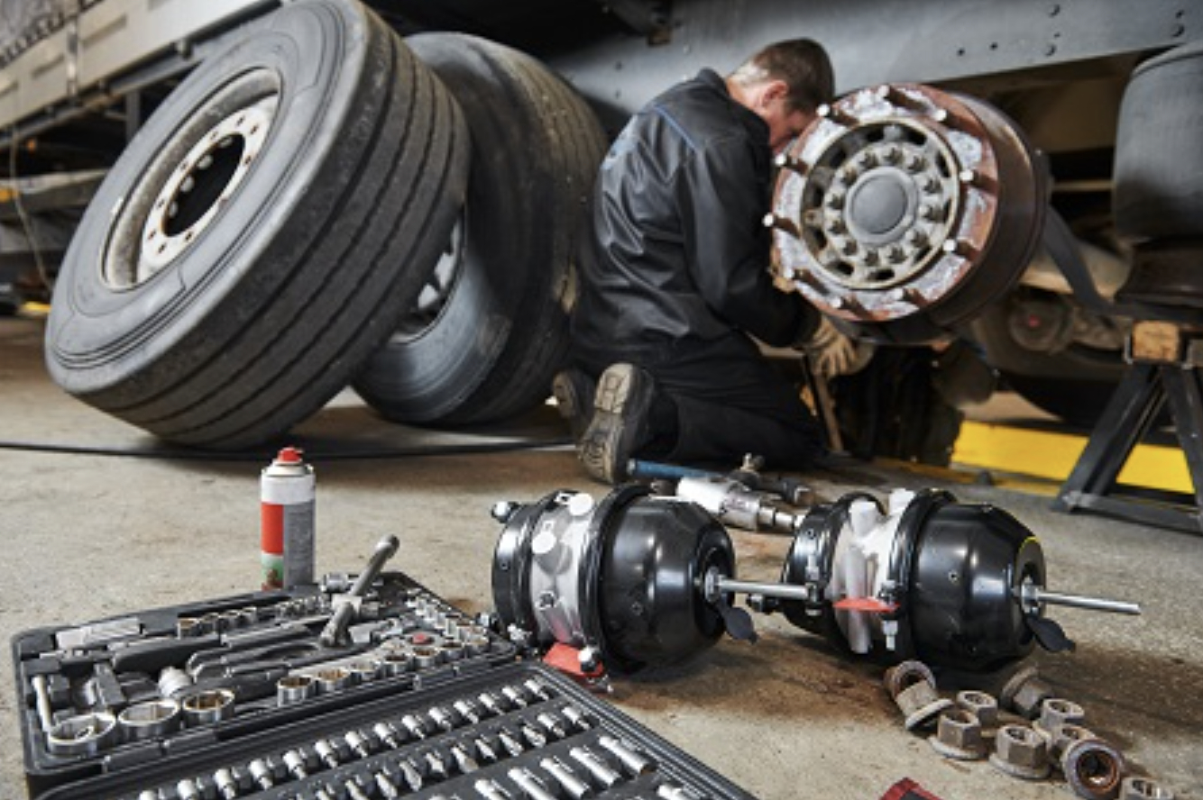 this image shows commercial truck suspension repair services in Gulfport, MS